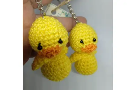 Llavero patito crochet 6.5 cm