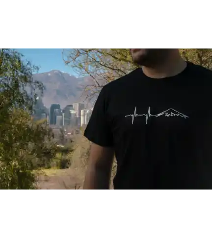 Polera Latido Volcánico Negra Algodón Orgánico
