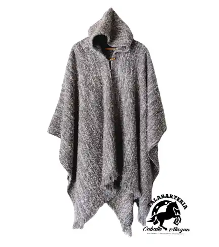 Poncho con Capucha Gris