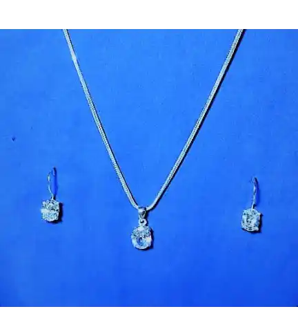 Set Circón Ovalado Blanco (incluye colgante y aros) y Cadena Cola De Zorro Ø 1.5. Largo: 50 cm. Joyas de plata 925.