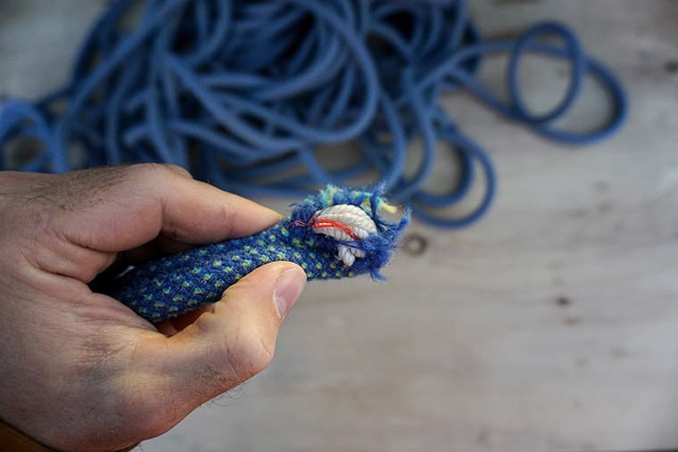 A core shot in a Mammut Eternity 9.9 climbing rope.