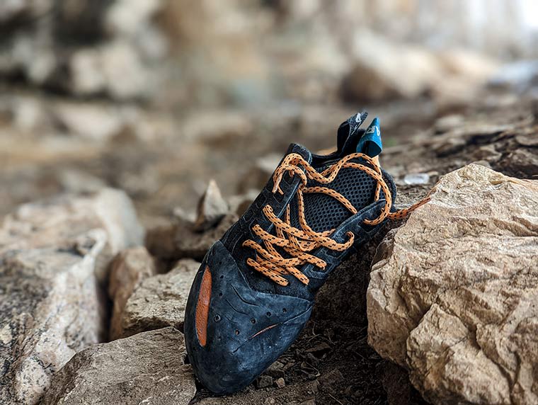 Instinct lace climbing shoe from the top