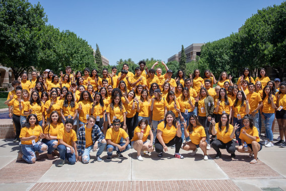 Group photo of participants.