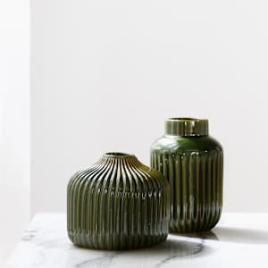 Vase décoratif en céramique rainurée vert VERTUO