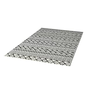 Yali Tribal Interior Rug 4 ft. x 6 ft. Black and Ivory