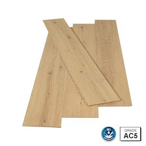 Chamonix Oak Laminate Flooring 8 mm