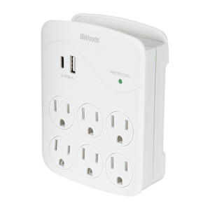 Multiprise murale blanche à 6 prises et  2 ports USB