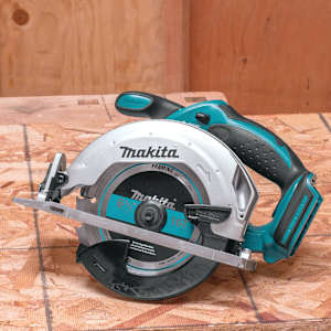 MAKITA 18 V LXT  6 1/2 in. Cordless Circular Saw Tool Only