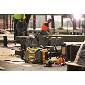 DEWALT Worksite Charger Radio 20-60 V MAX Tool Only