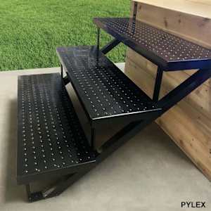 Marche en acier noire 36 po Collection 11 PYLEX