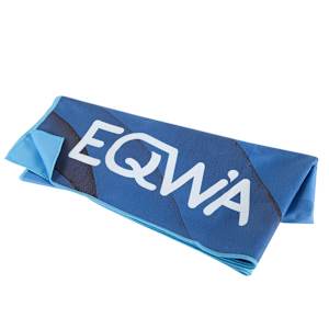 Serviette de plage EQWA en microfibre 72 po bleue
