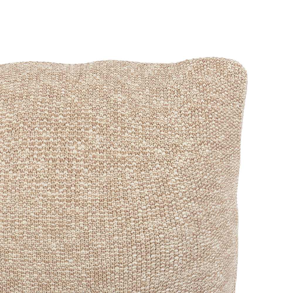 Coussin beige 17 3/4 po x 17 3/4 po ASTELLA
