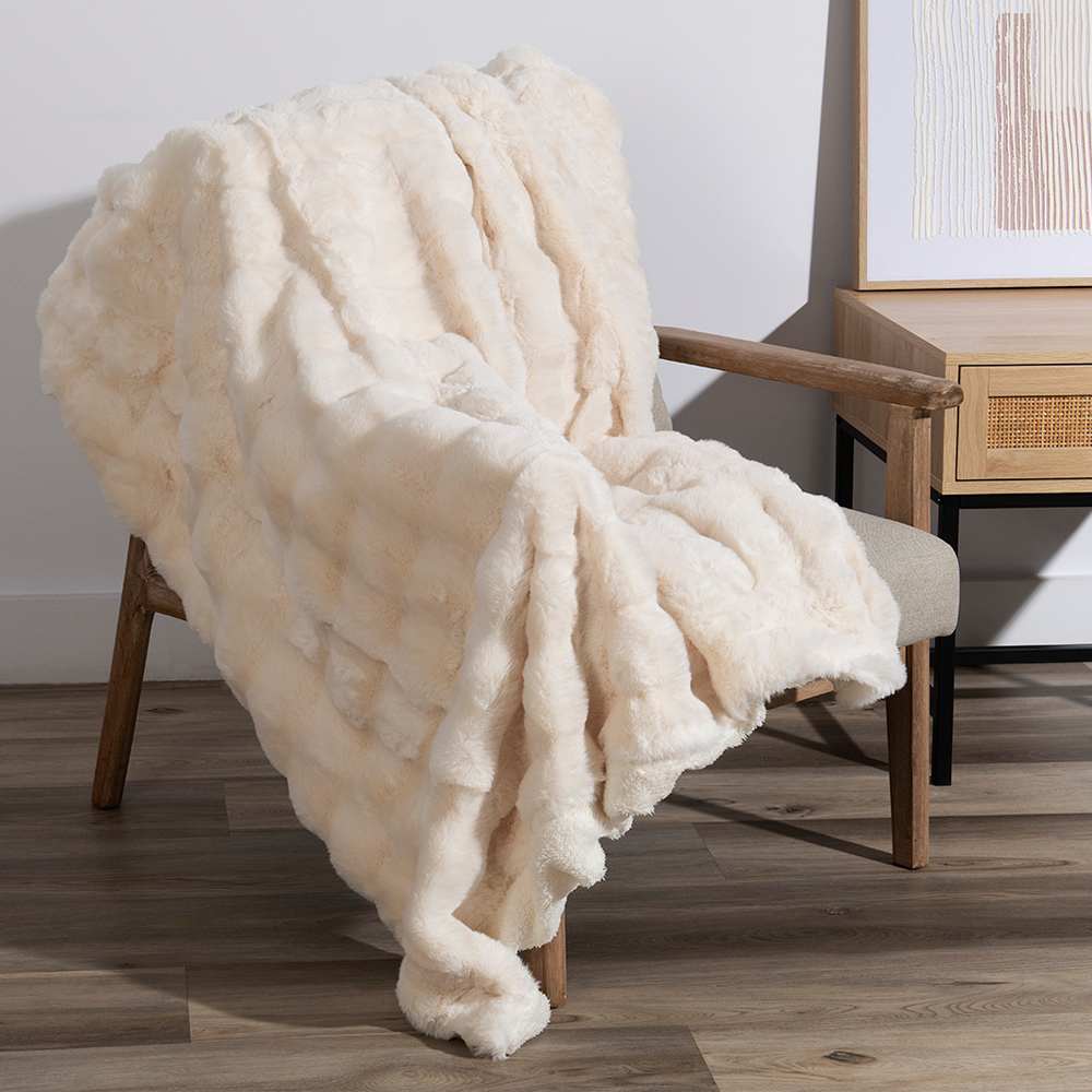 Jeté effet fourrure ivoire 49 1/4 po x 59 po ASTELLA