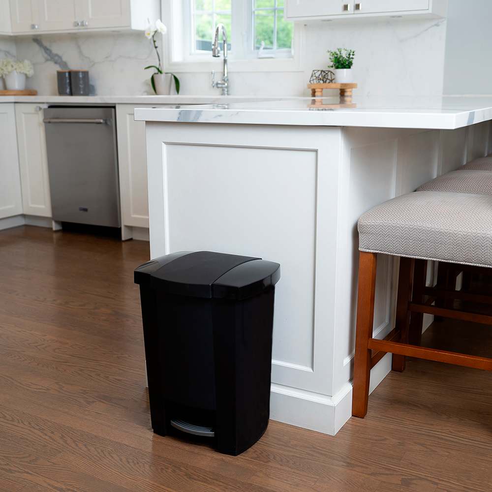 Step Trash Bin Black 30 L