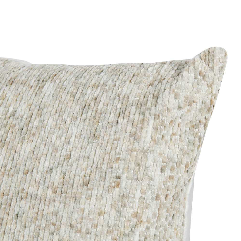 VERTUO Viva Cream Cushion 17 3/4 in. x 17 3/4 in.