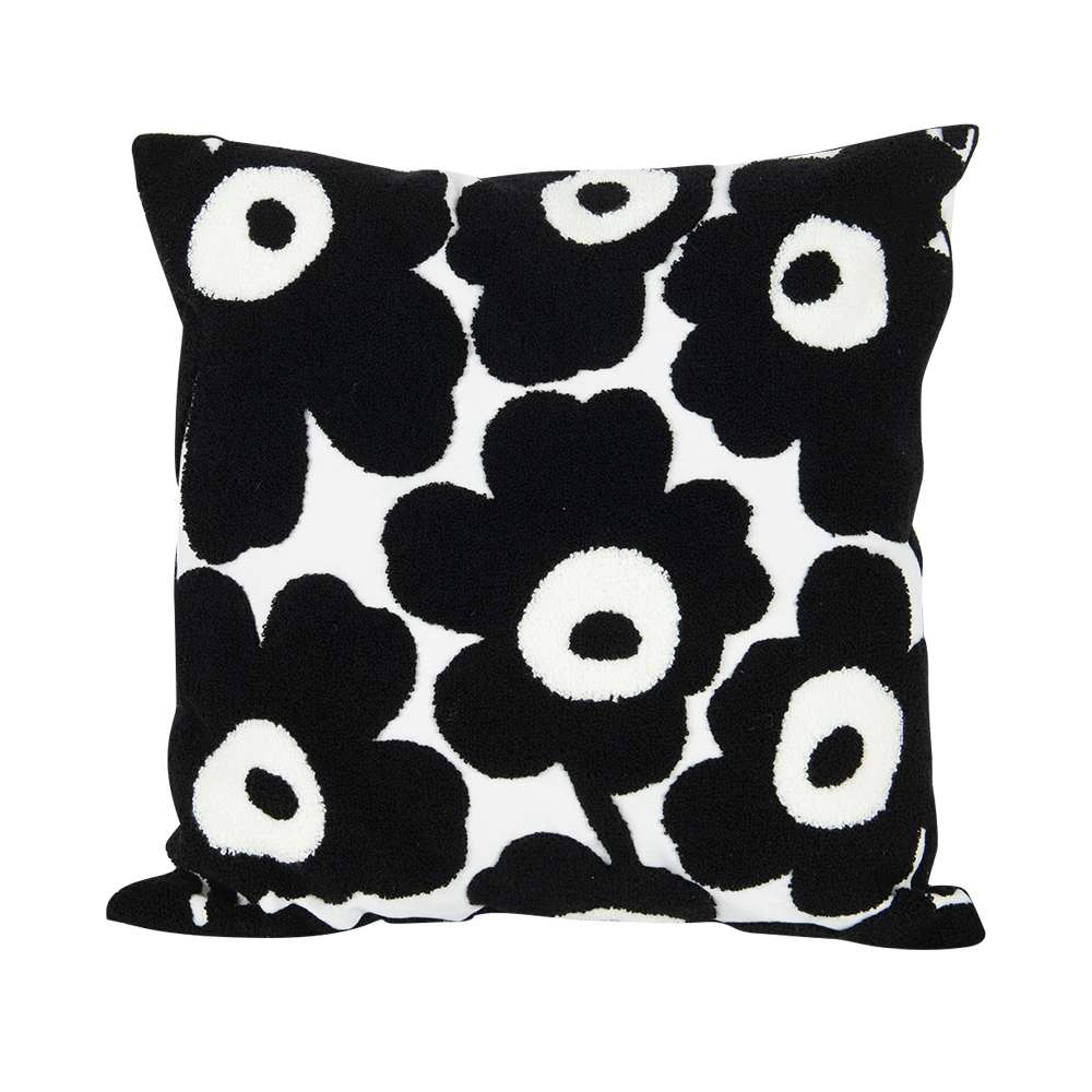 Coussin fleurs noires et blanches 17 3/4 po x 17 3/4 po ASTELLA