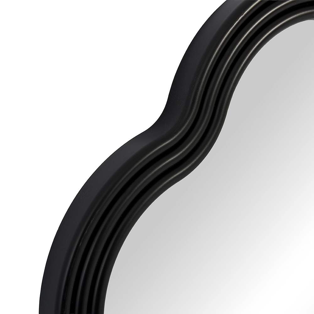 Miroir Amélia avec cadre en plastique noir mat 25&nbsp;po