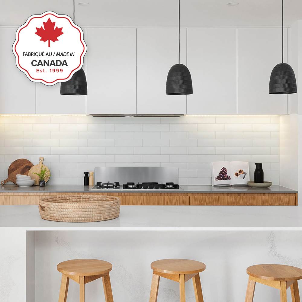 Tuiles adhésives Oslo blanc 22&nbsp;9/16&nbsp;po&nbsp;x&nbsp;10&nbsp;7/8&nbsp;po Pqt/2