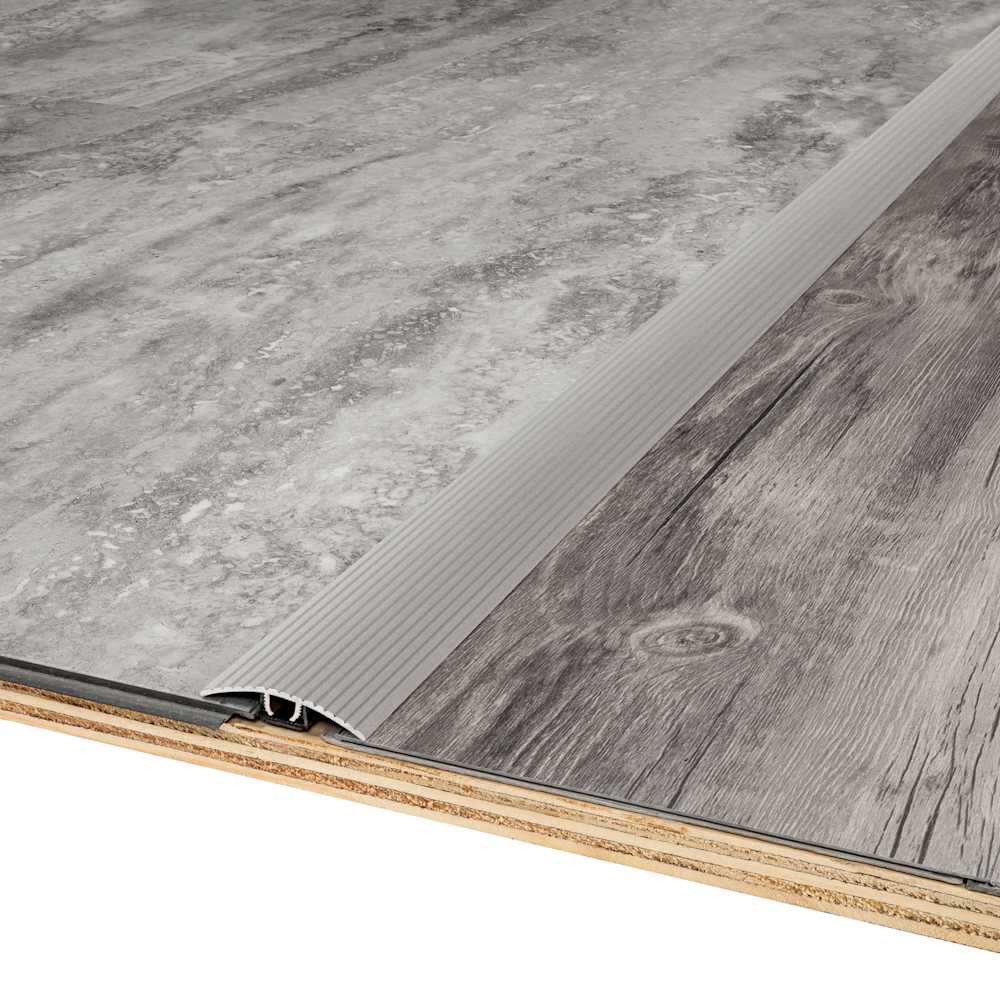 Moulure en T argent satiné 1 1/2 po x 36 po