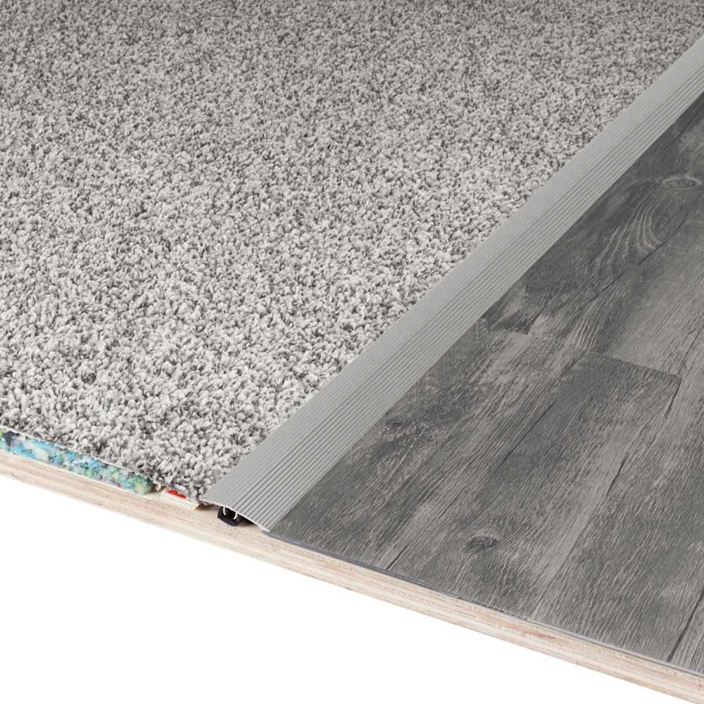 Moulure de réduction à plancher argent satiné 1 13/16 po x 36 po