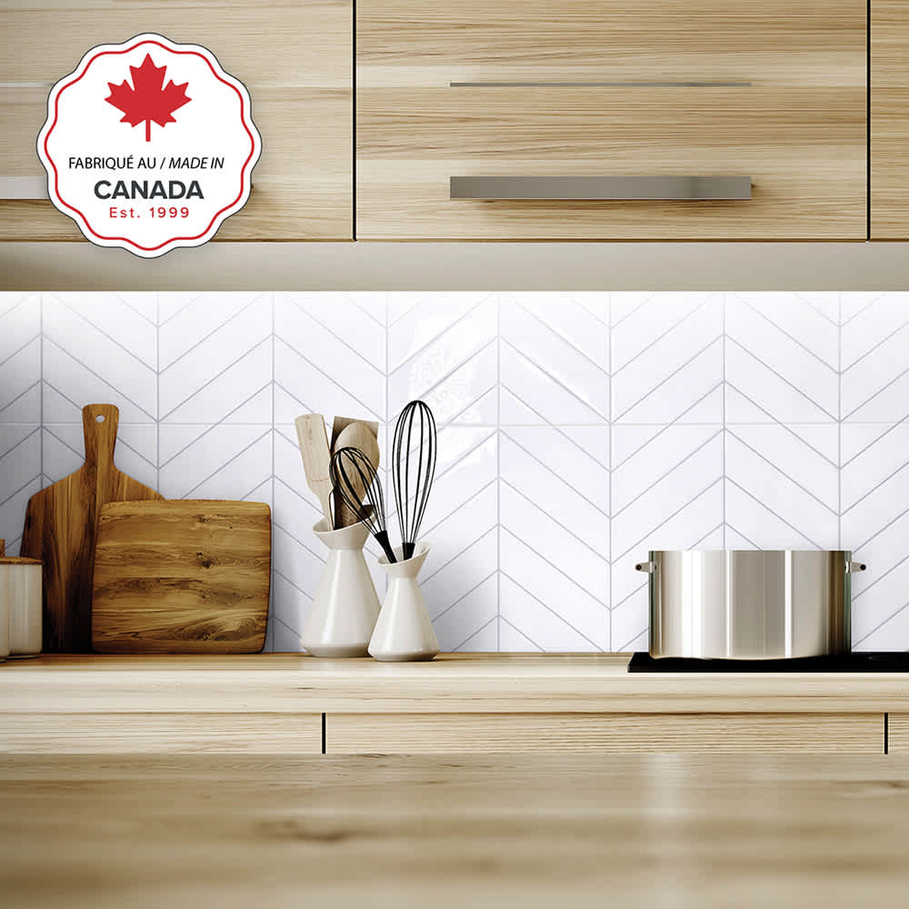Tuiles adhésives Chevron blanc 22&nbsp;9/16&nbsp;po x 11&nbsp;9/16&nbsp;po Pqt/2 SMART TILES
