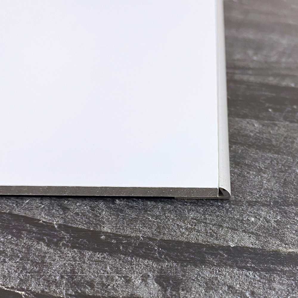 Moulure de finition arrondie pour panneau mural Wall Impression 106 po