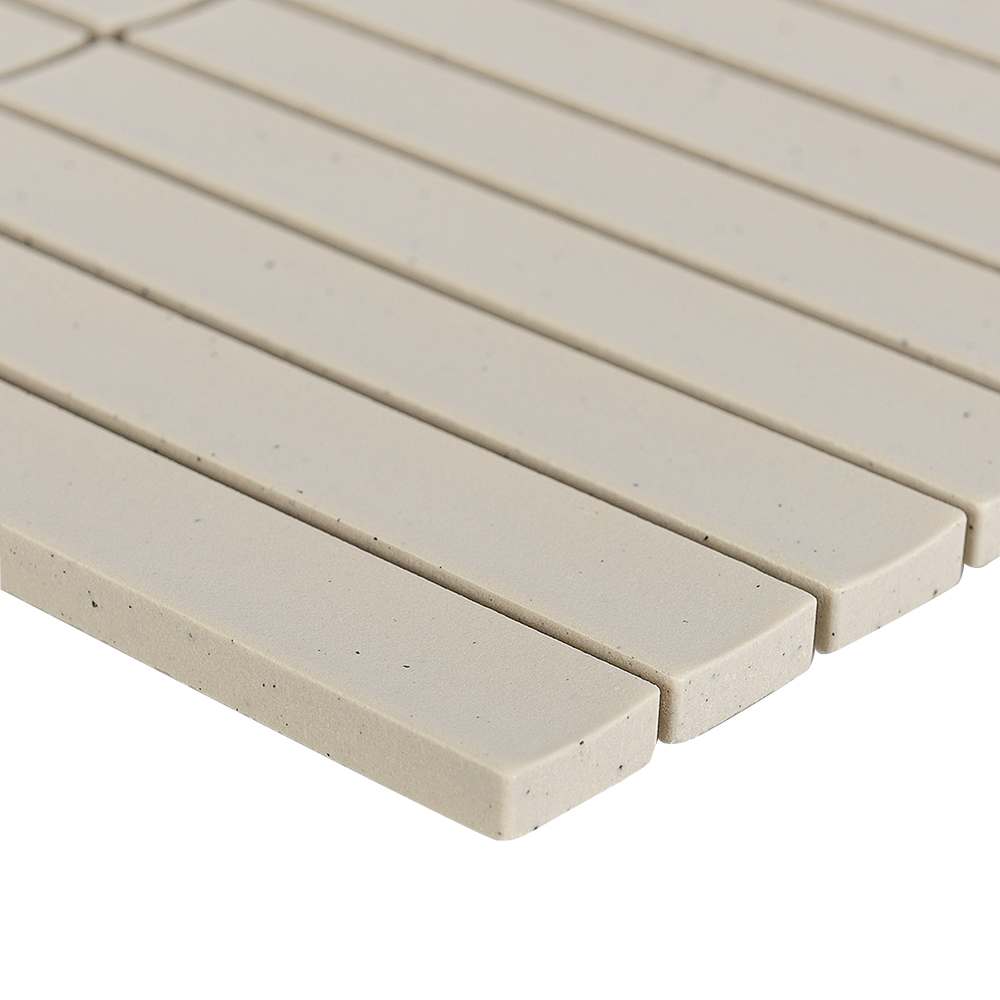Mosaïque de porcelaine incurvée beige 11&nbsp;3/4&nbsp;po&nbsp;x&nbsp;11&nbsp;5/8&nbsp;po VERTUO