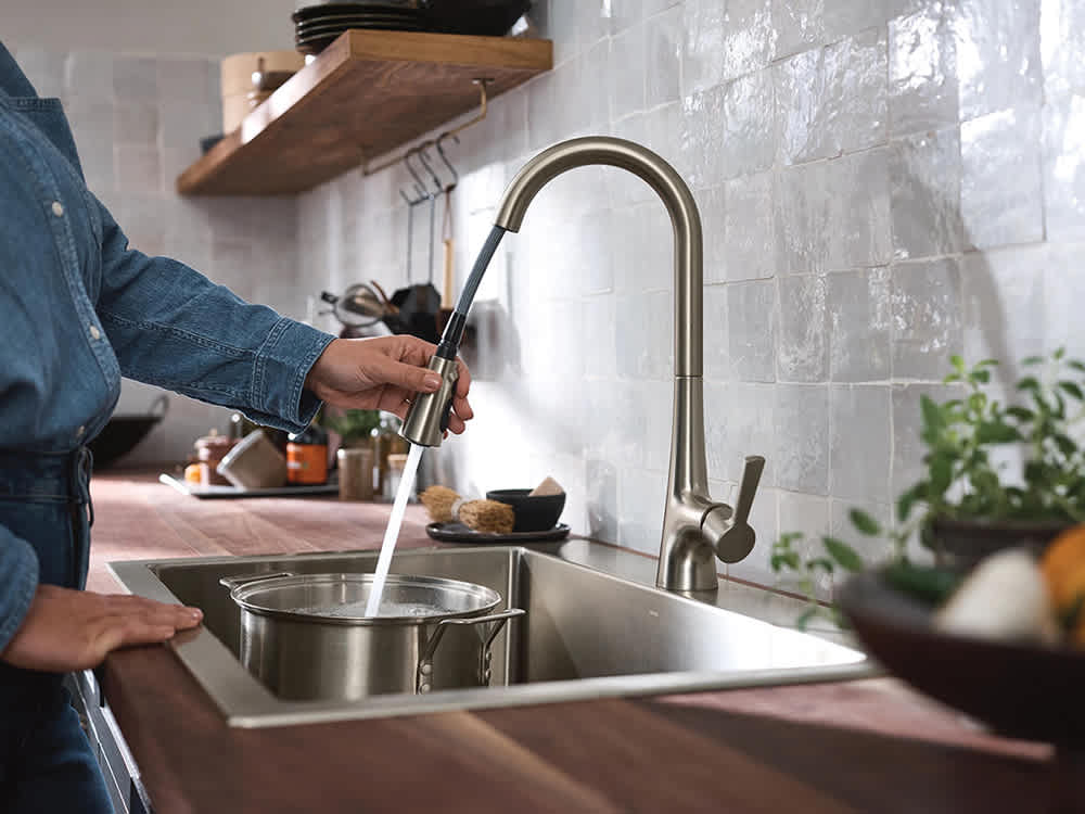 Robinet de cuisine à douchette rétractable 1 poignée Mikah inox MOEN