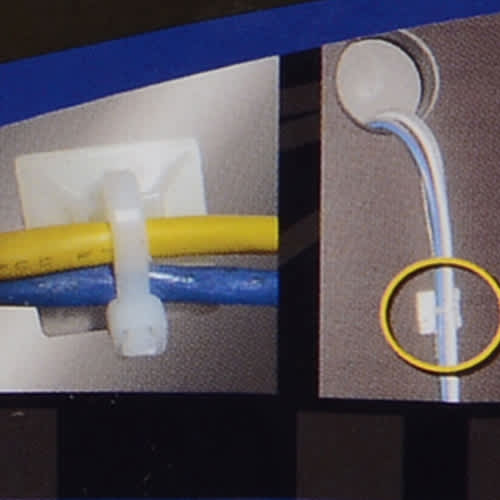 Plaquettes de montage autocollantes pour attaches autobloquantes à fils Pqt/8