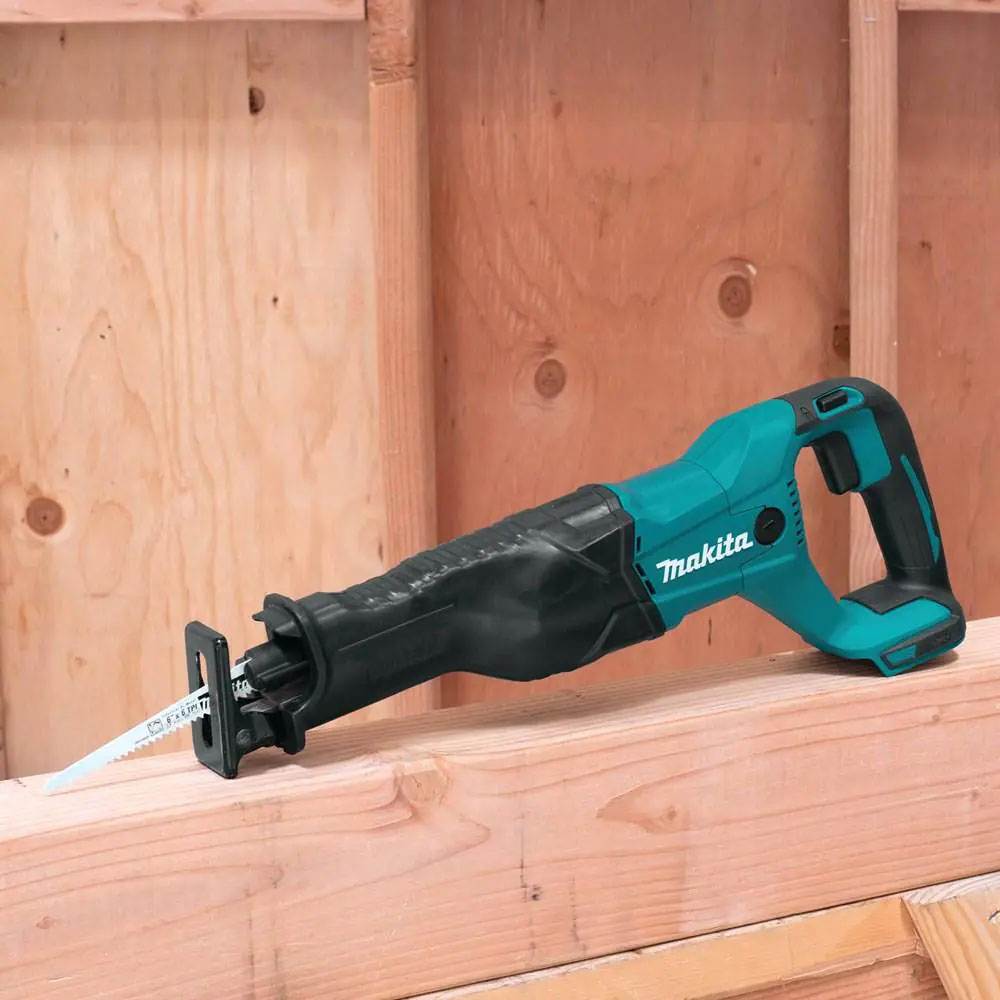 MAKITA 18 V Cordless Reciprocating Saw Tool Only