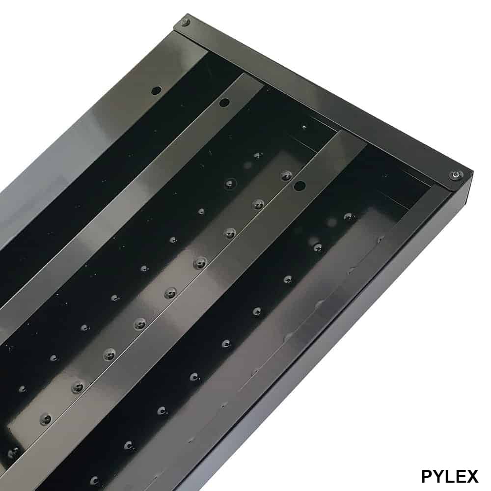 Marche en acier noire 42 po Collection&nbsp;11. PYLEX