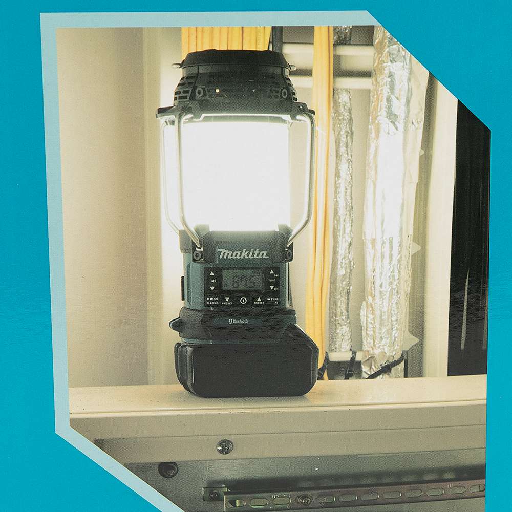 MAKITA 18 V LXT LED Lantern and Radio With Bluethoot Tool Only