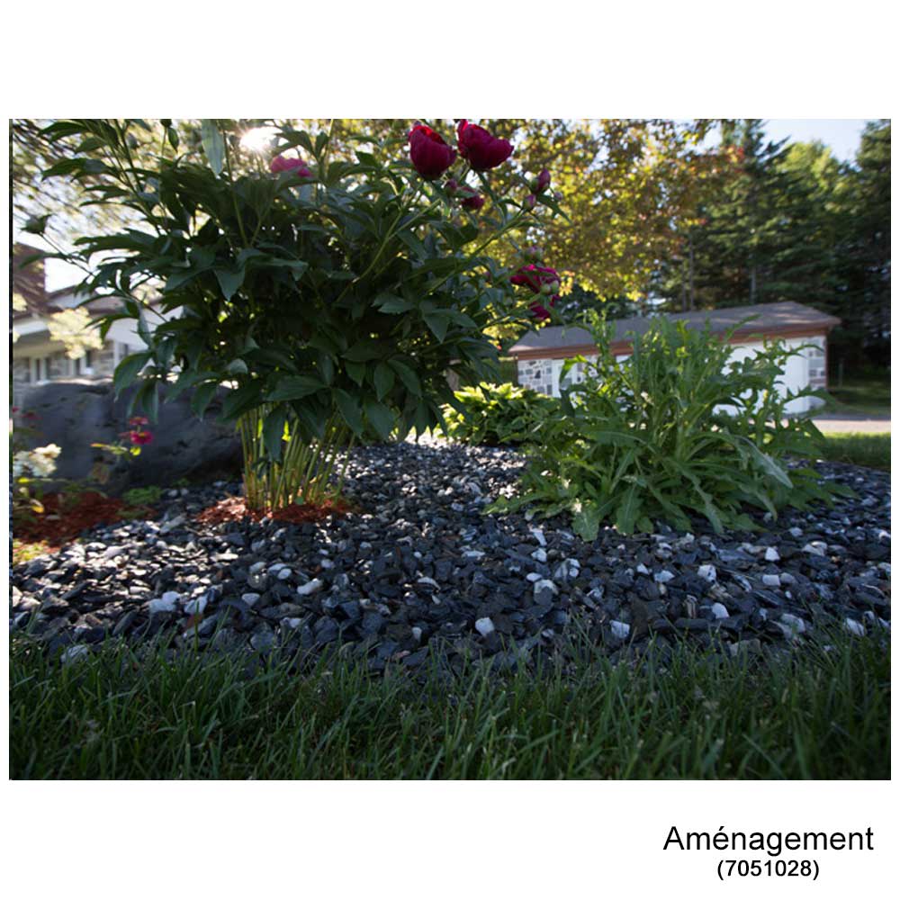 1/4 in. - 3/4 in. Blue & White Decorative Stone 20 kg