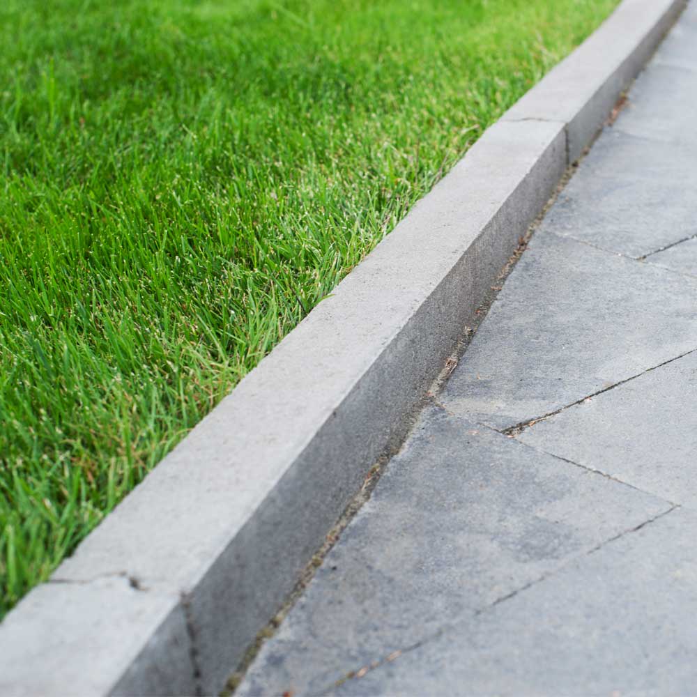 Bordure universelle en béton gris 36 po