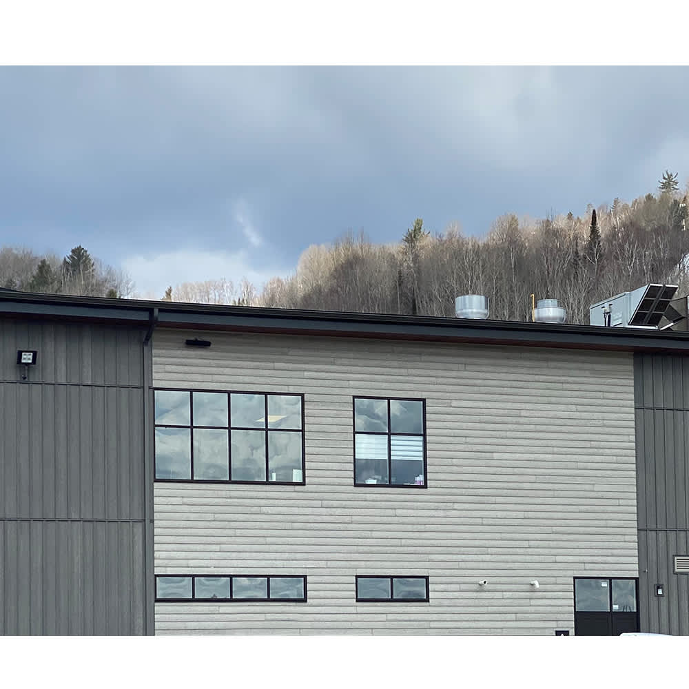 Revêtement en fibrociment bouleau 6&nbsp;1/4&nbsp;po&nbsp;x&nbsp;12&nbsp;pi