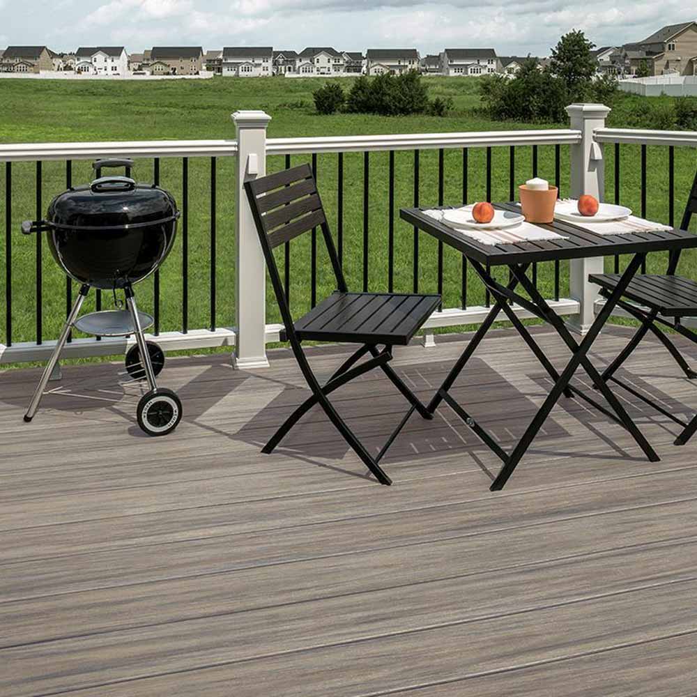 Planche de patio composite Trex Enhance Naturals rainurée Rocky Harbor 5&nbsp;1/2&nbsp;po&nbsp;x&nbsp;12&nbsp;pi