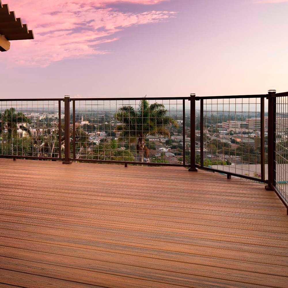 Planche de patio composite Trex Transcend carrée Spiced Rum 5&nbsp;1/2&nbsp;po&nbsp;x&nbsp;20&nbsp;pi