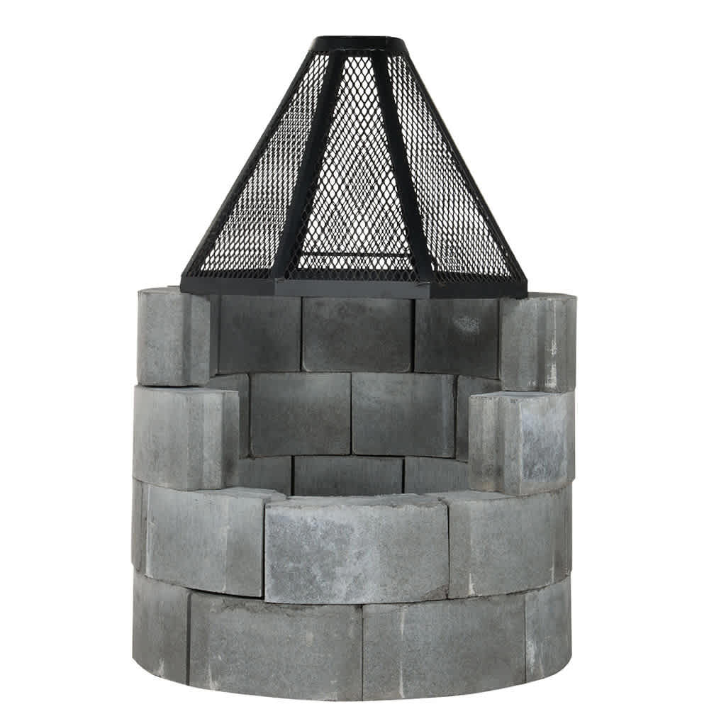Foyer en blocs de béton avec pare-étincelles