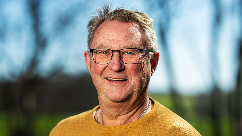 Äldre glad man