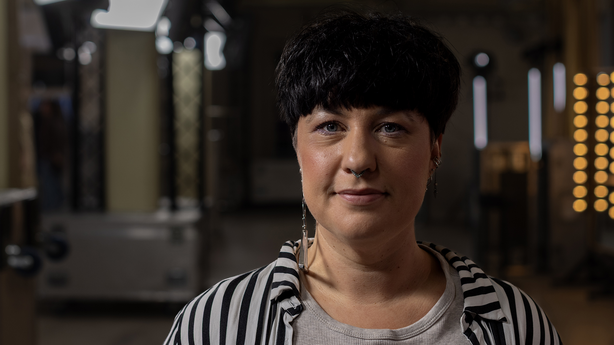 Vanja Rehn tittar in i kameran.