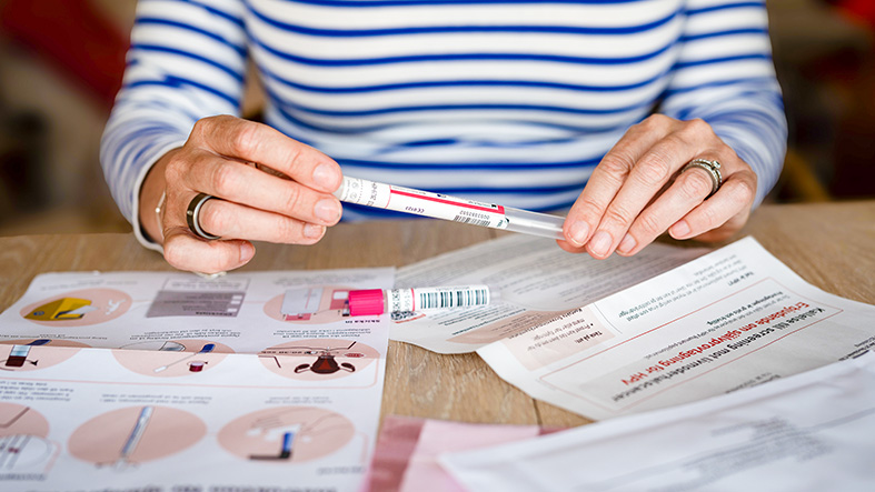 380 000 kvinnor missar HPV-test och tusentals med högriskvirus har inte följts upp