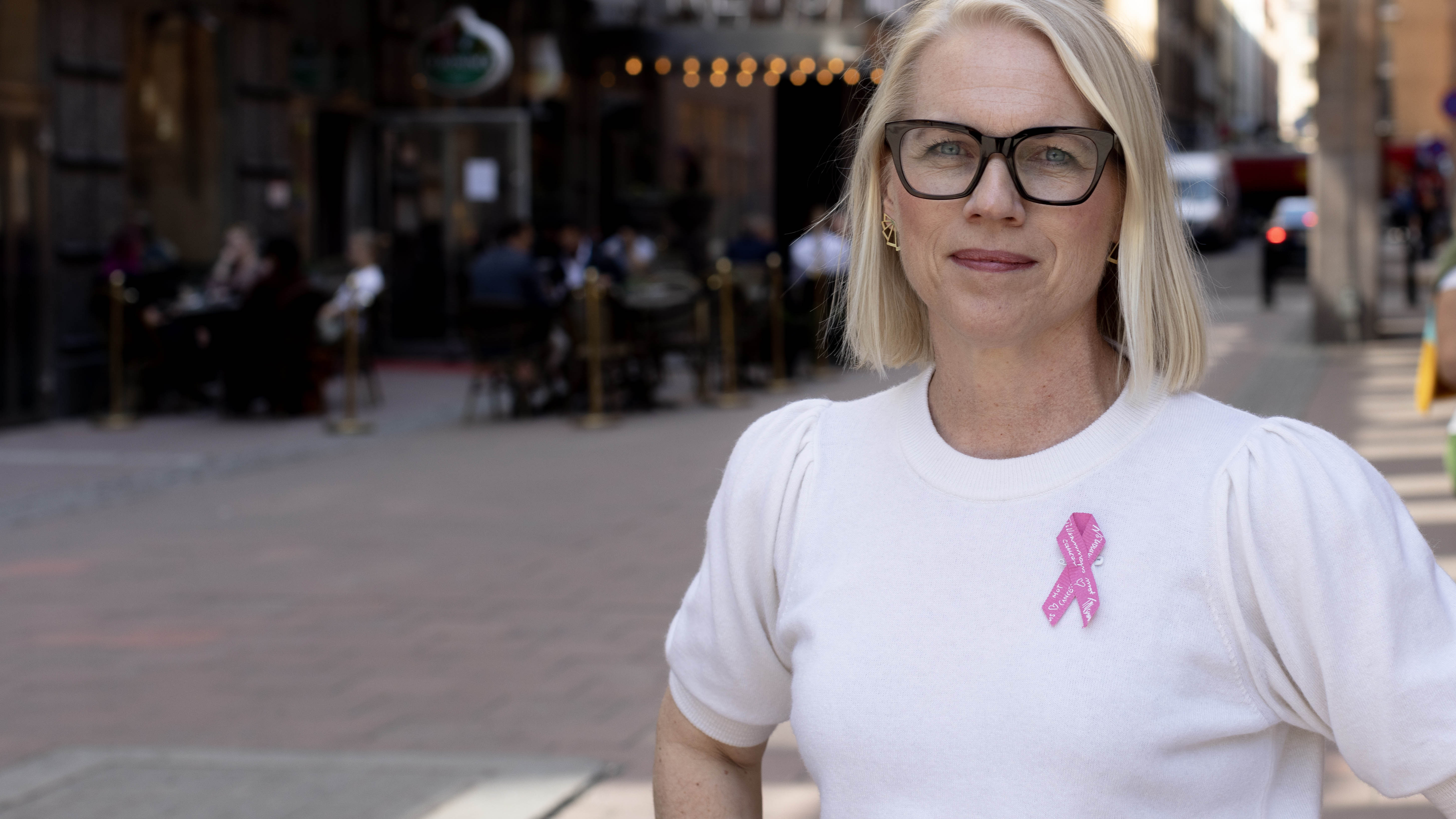 Sophia Zackrisson tillsammans med två kollegor i labbet.