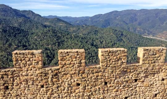 La ermita y el Castillo: Castillo almenas