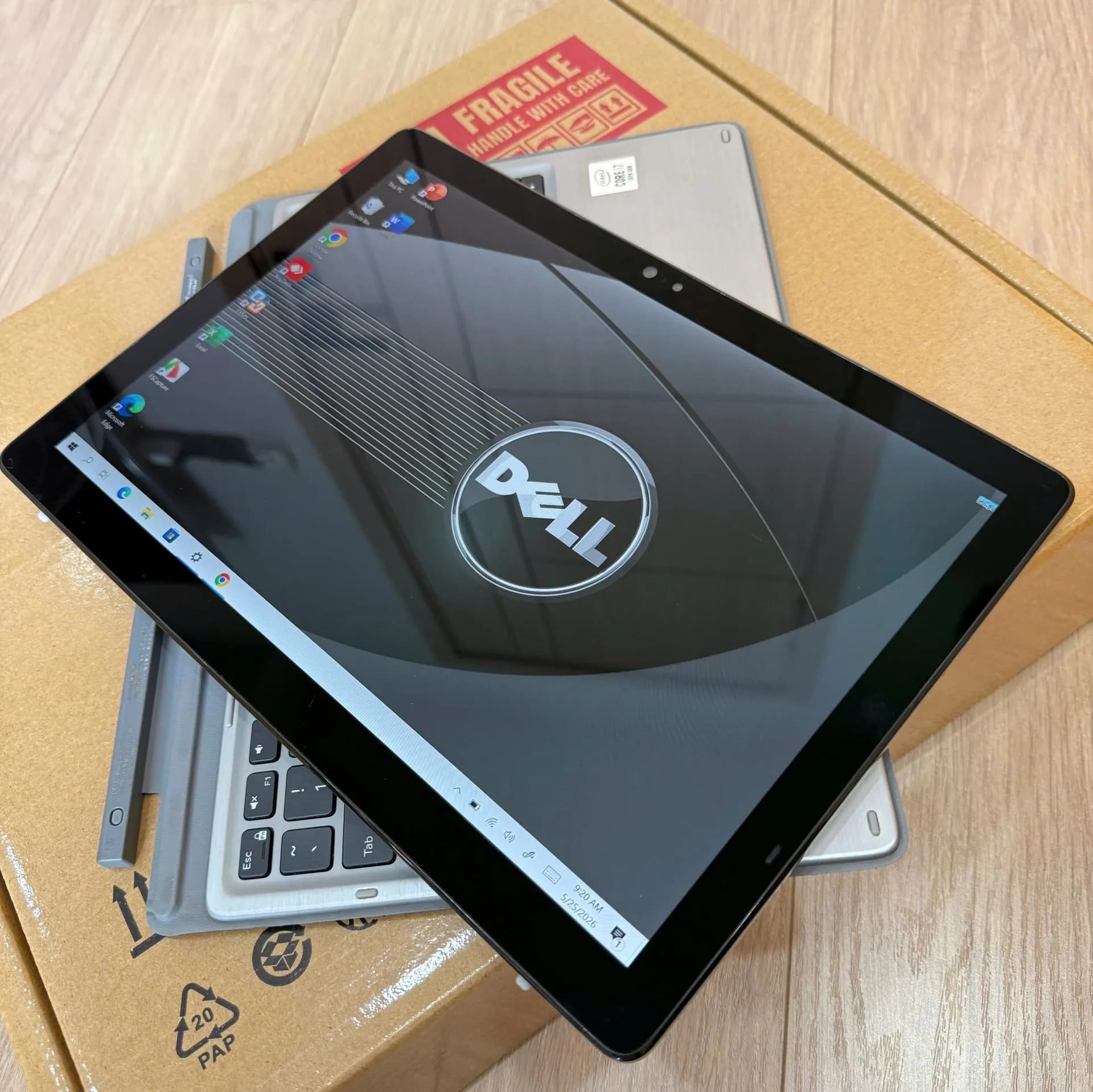 Dell Latitude 7210 - ảnh 1