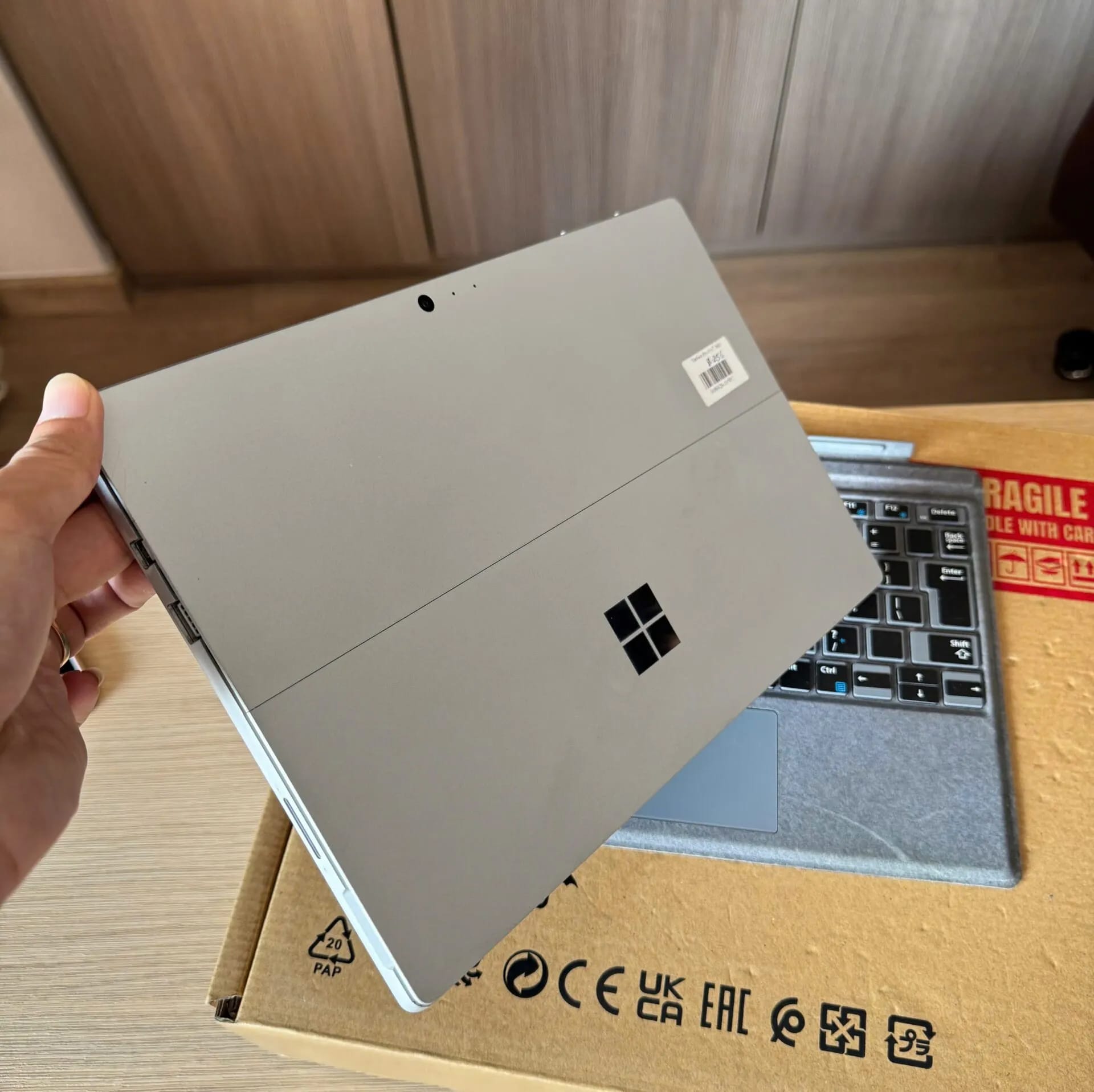 Surface Pro 6 core i7 - ảnh 1