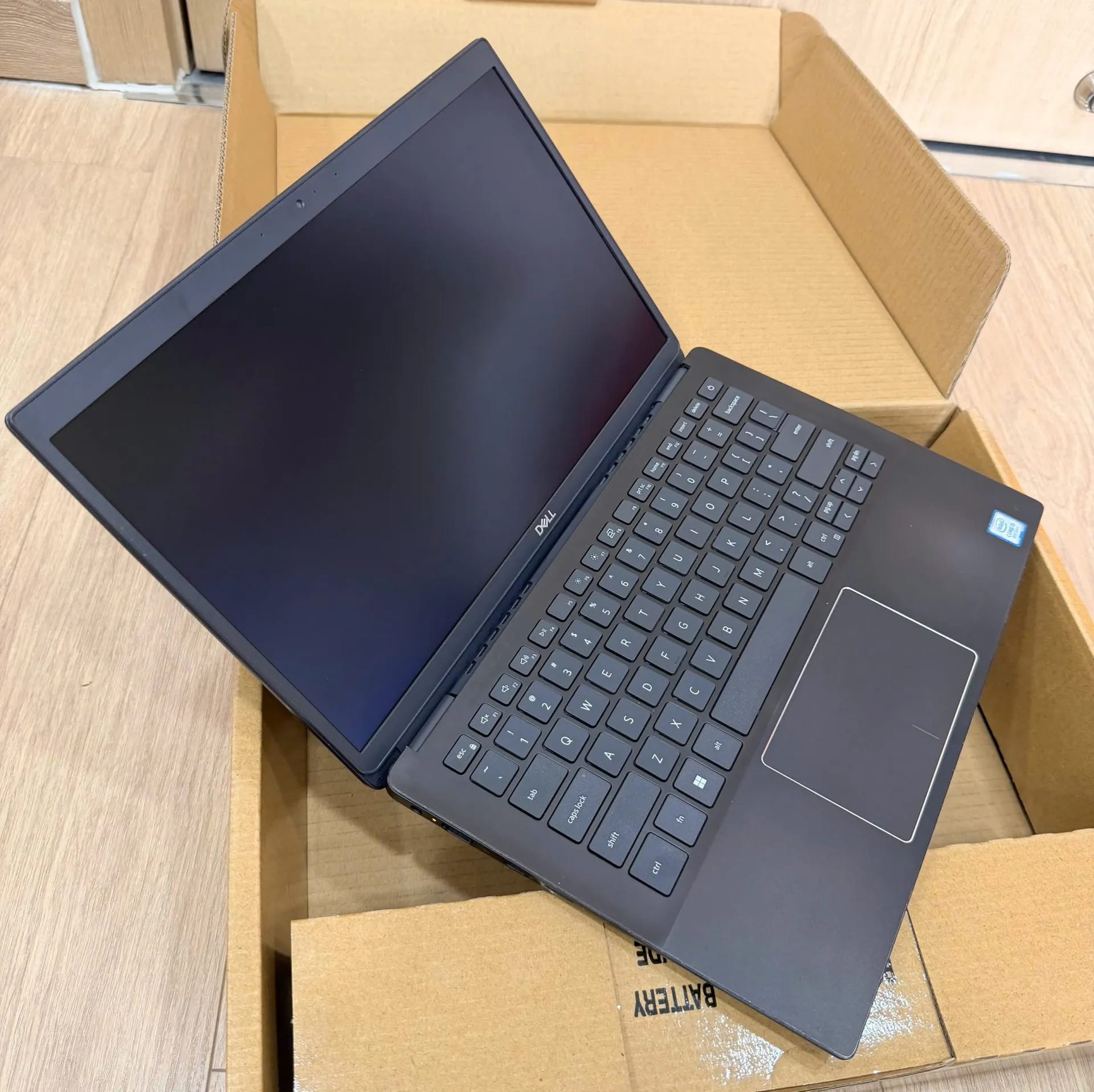Laptop Dell Latitude 3301