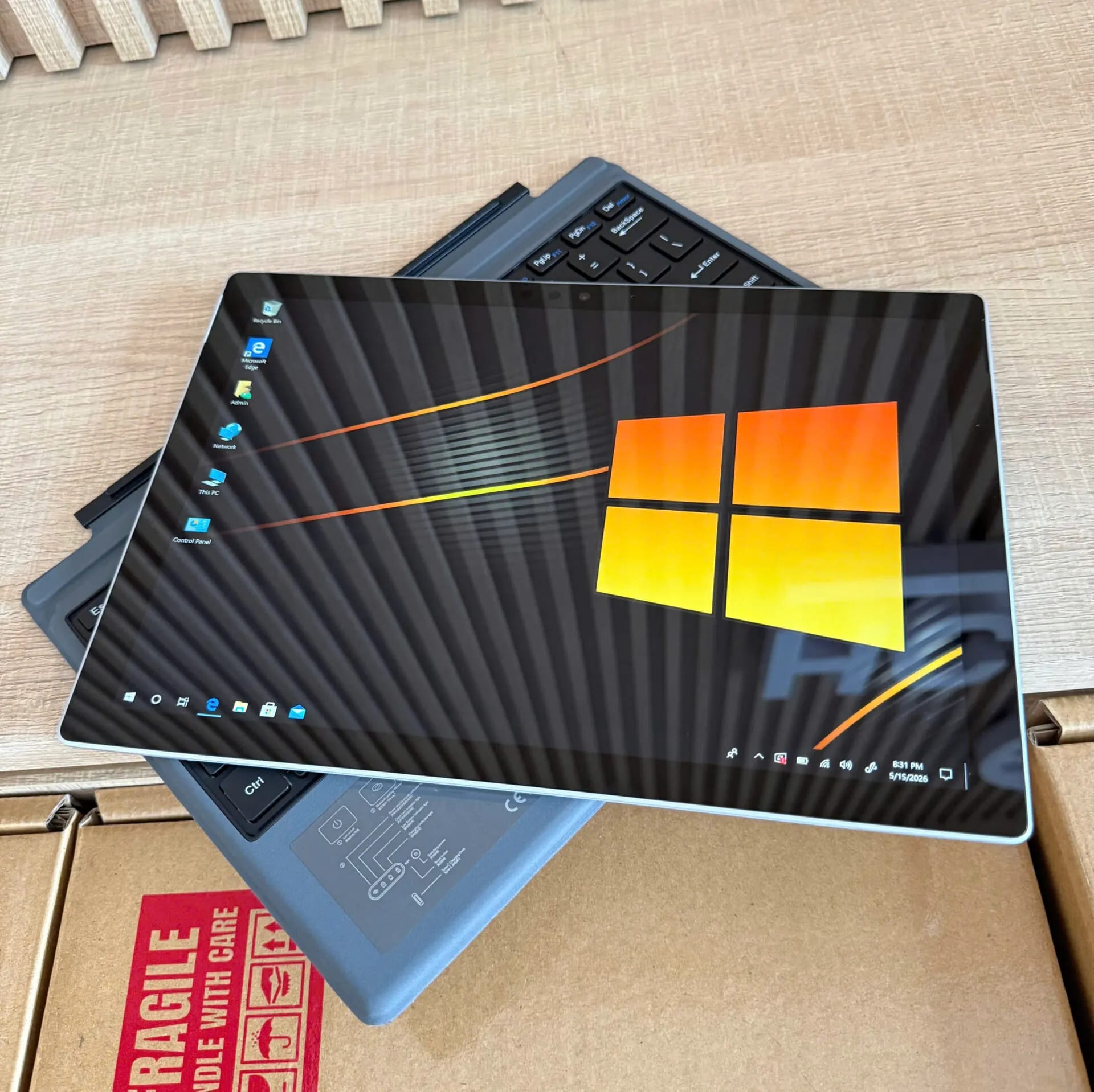 Surface Pro 6 màn 2K