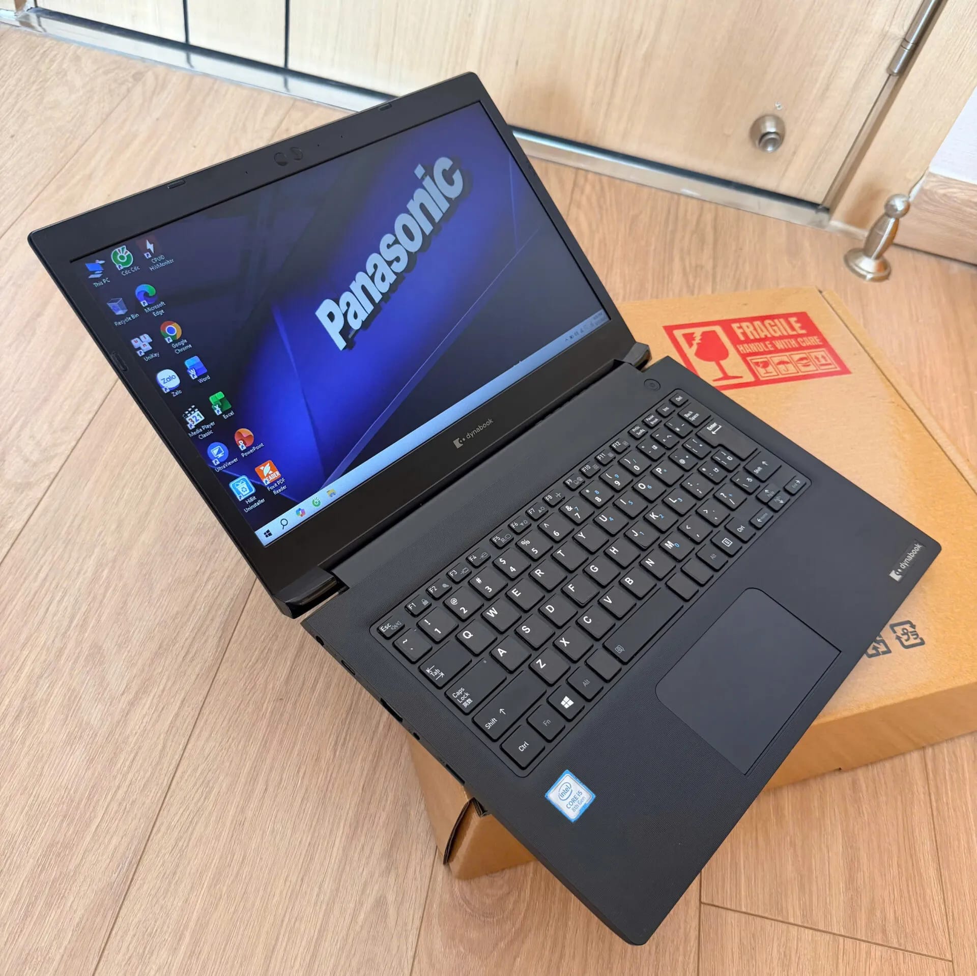 Toshiba Dynabook I5 thế hệ 8,8G 128G