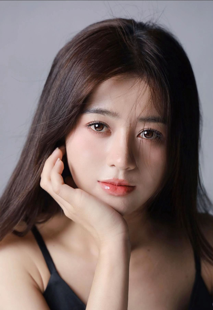 NGUYỄN THỊ THUÝ PHƯỢNG