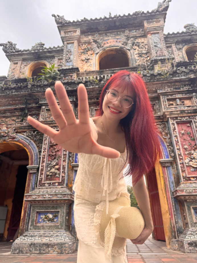 Hằng Lee